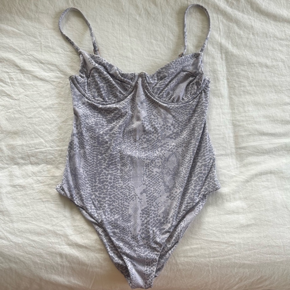 acacia one piece